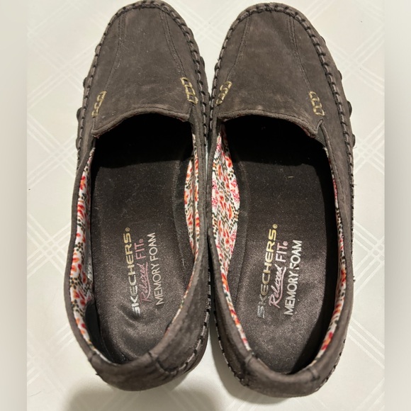 Skechers Relax Fit Memory Foam Suede Loafers Womens Size 8 Choc - Picture 2 of 4